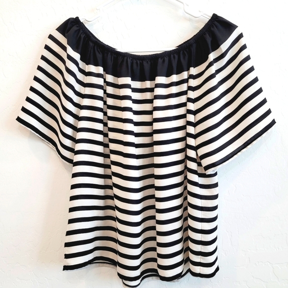 💕 Loft Black and White Stripe Off The Shoulder Top S - Picture 2 of 9